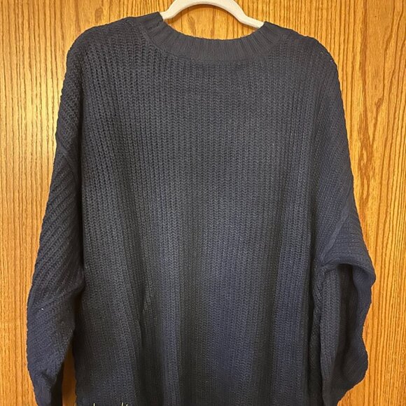 NWT American Eagle Women's Sweater Navy size- MEDIUM - Picture 3 of 4
